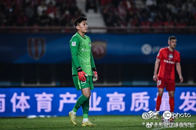 河南主場0-3完敗申花 點球+兩連擊鎖定勝局