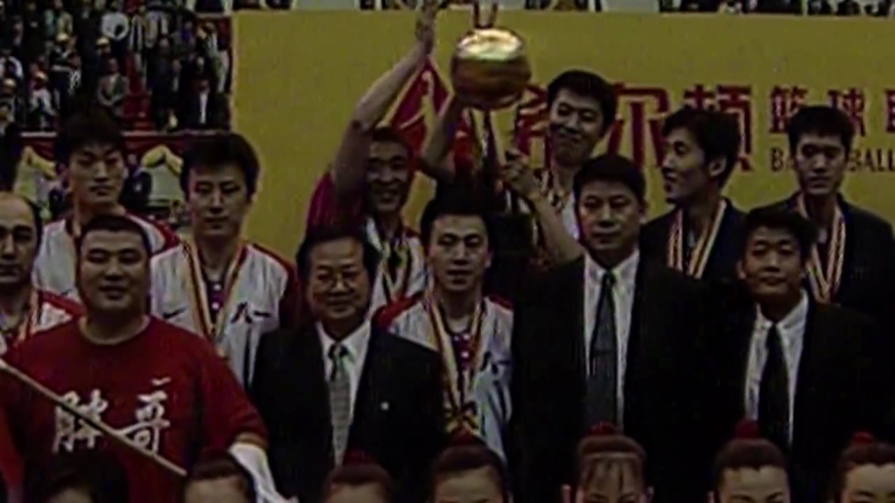 王治郅入選FIBA籃球名人堂 姚明隔空寄語(yǔ)：盼十年后以教練身份再進(jìn)