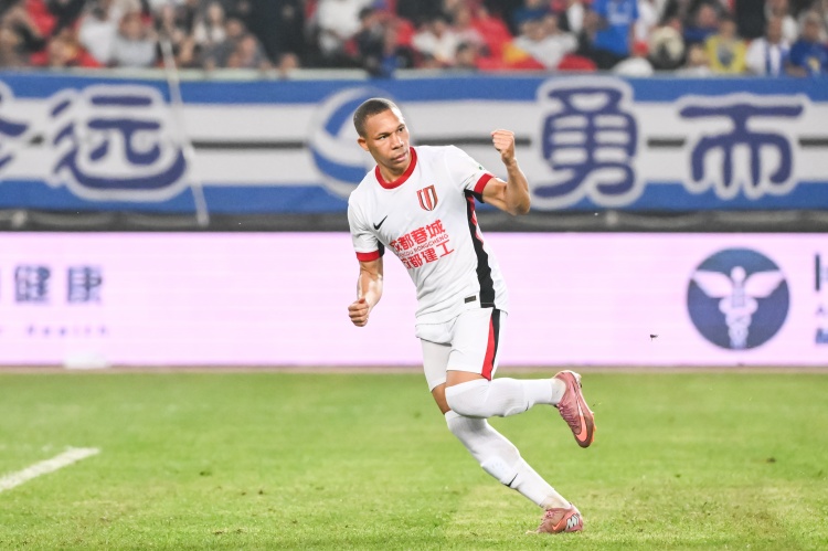 韋林頓席爾瓦5場球荒，蓉城0-2大連遭兩連敗