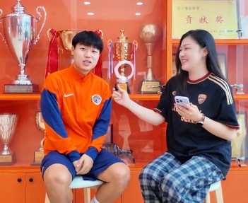 金永浩談留洋西班牙：極短時間內(nèi)逼你決策，學(xué)會更聰明踢球