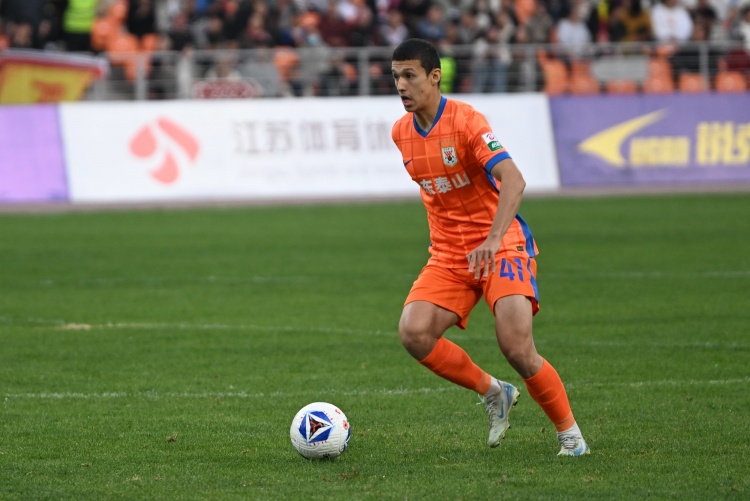 U21全面上位！泰山半程7人狂刷出場(chǎng)，依木蘭U23國(guó)足獲評(píng)最高分