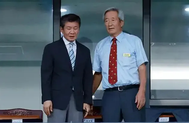 從英雄到罪人:洪明甫辭職背后的韓國(guó)足壇派系清算 從英雄到罪人:洪明甫辭職背后的韓國(guó)足壇派系清算