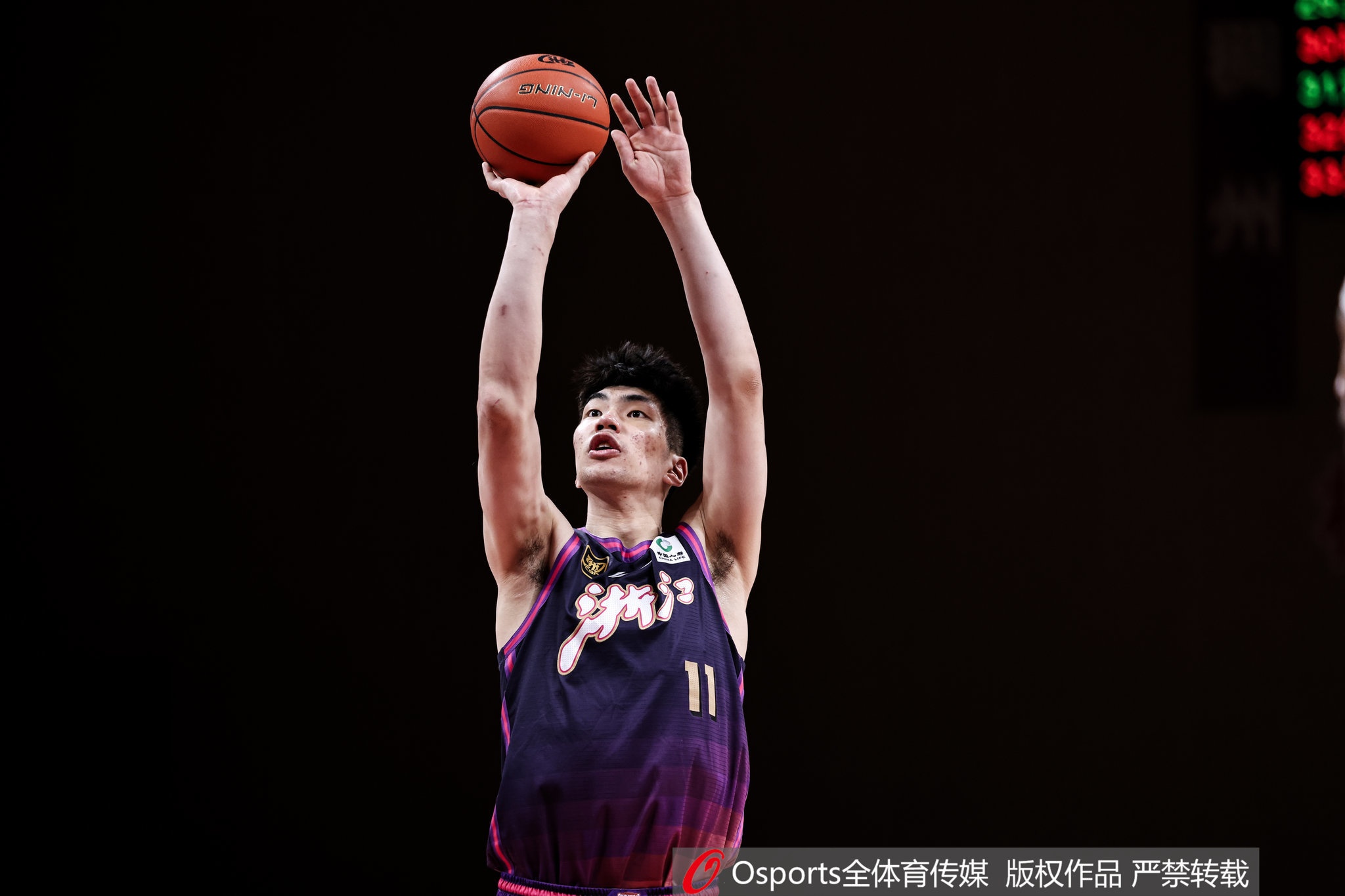 余嘉豪基本確定下賽季重返CBA 浙江隊(duì)等待澄清信