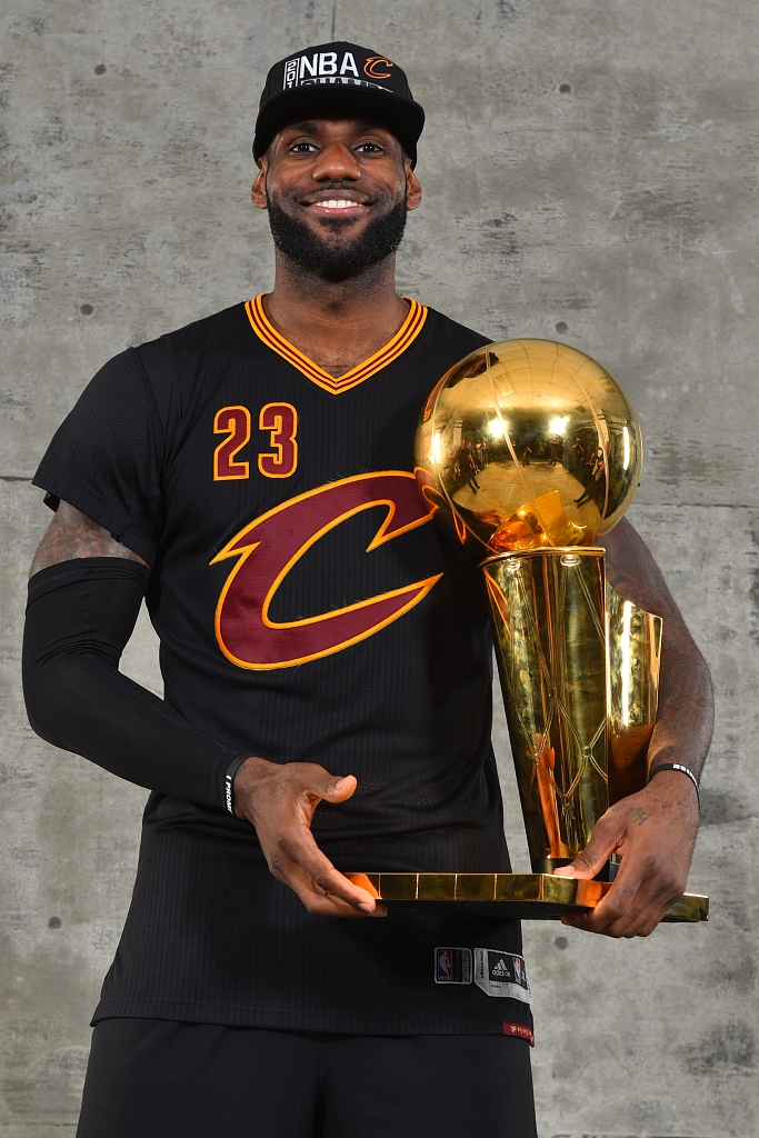 布倫森加冕ESPY年度最佳男運(yùn)動(dòng)員，NBA球員第11次奪魁