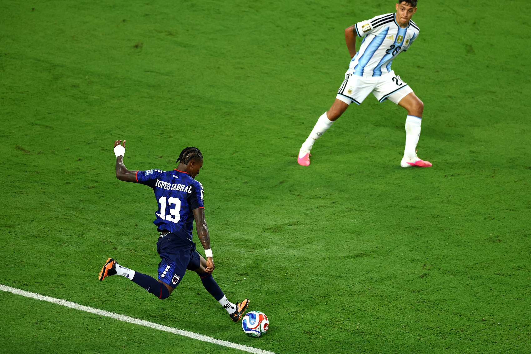 FIFA官方公布世界杯最佳進球12候選：費蘭決賽絕殺領銜，梅西姆巴佩在列