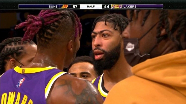 賭城拳影:阿德巴約擊打希羅面部 盤點NBA隊友反目恩怨史 賭城拳影:阿德巴約擊打希羅面部 盤點NBA隊友反目恩怨史