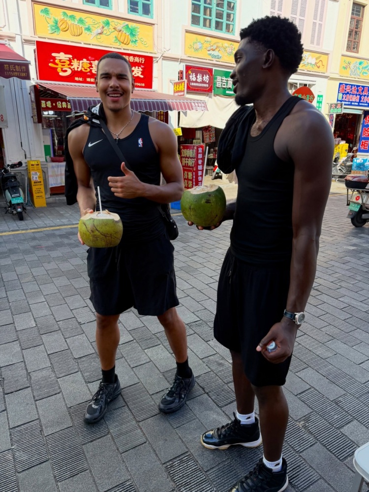 通杰曬照確認(rèn)出戰(zhàn)中國男籃 今晚對(duì)位崔永熙