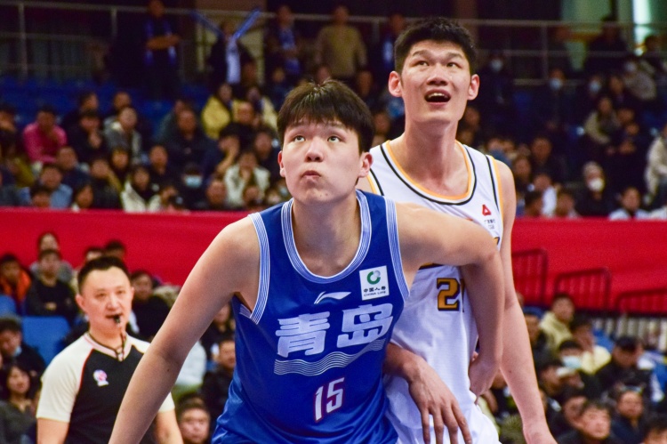 殳海：楊瀚森目前難當(dāng)國家隊(duì)核心 趙睿胡金秋擋拆效果更清晰