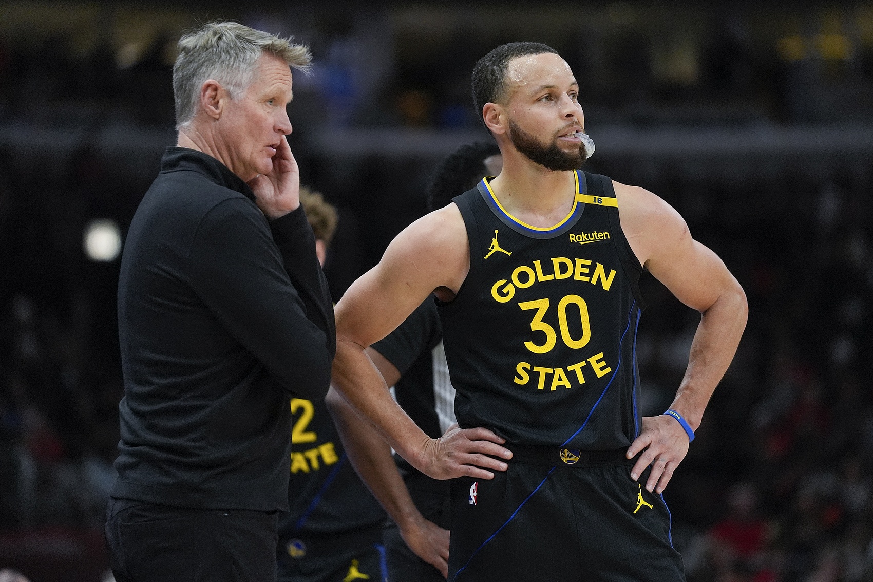 勇士休賽期零引援坐視庫里巔峰浪費 新賽季季后賽前景堪憂